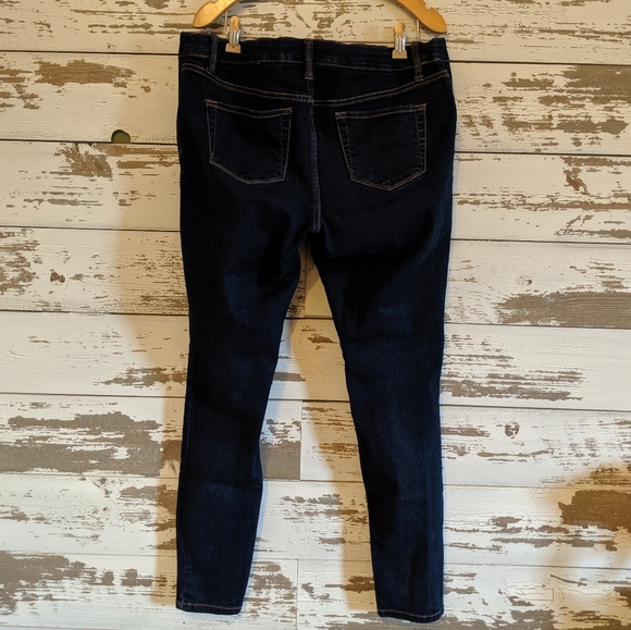 Liz Lange maternity jegging jeans - Picture 4 of 6